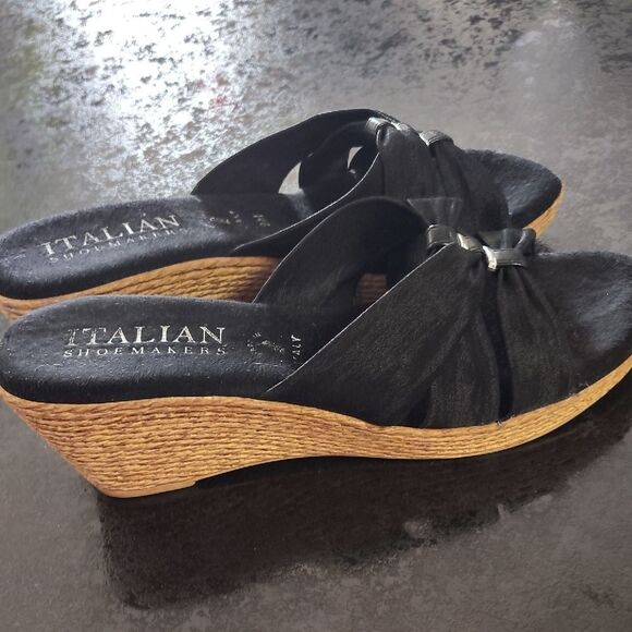 Italian Shoemakers Black Mules for Effortless Elegance - Picture 5 of 6